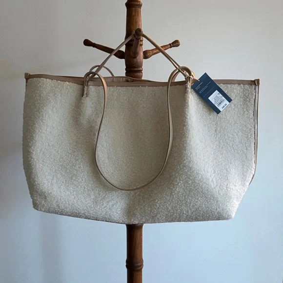 Universal Thread Faux Fur/Sherpa Cream Weekender Bag NWT - Picture 7 of 16